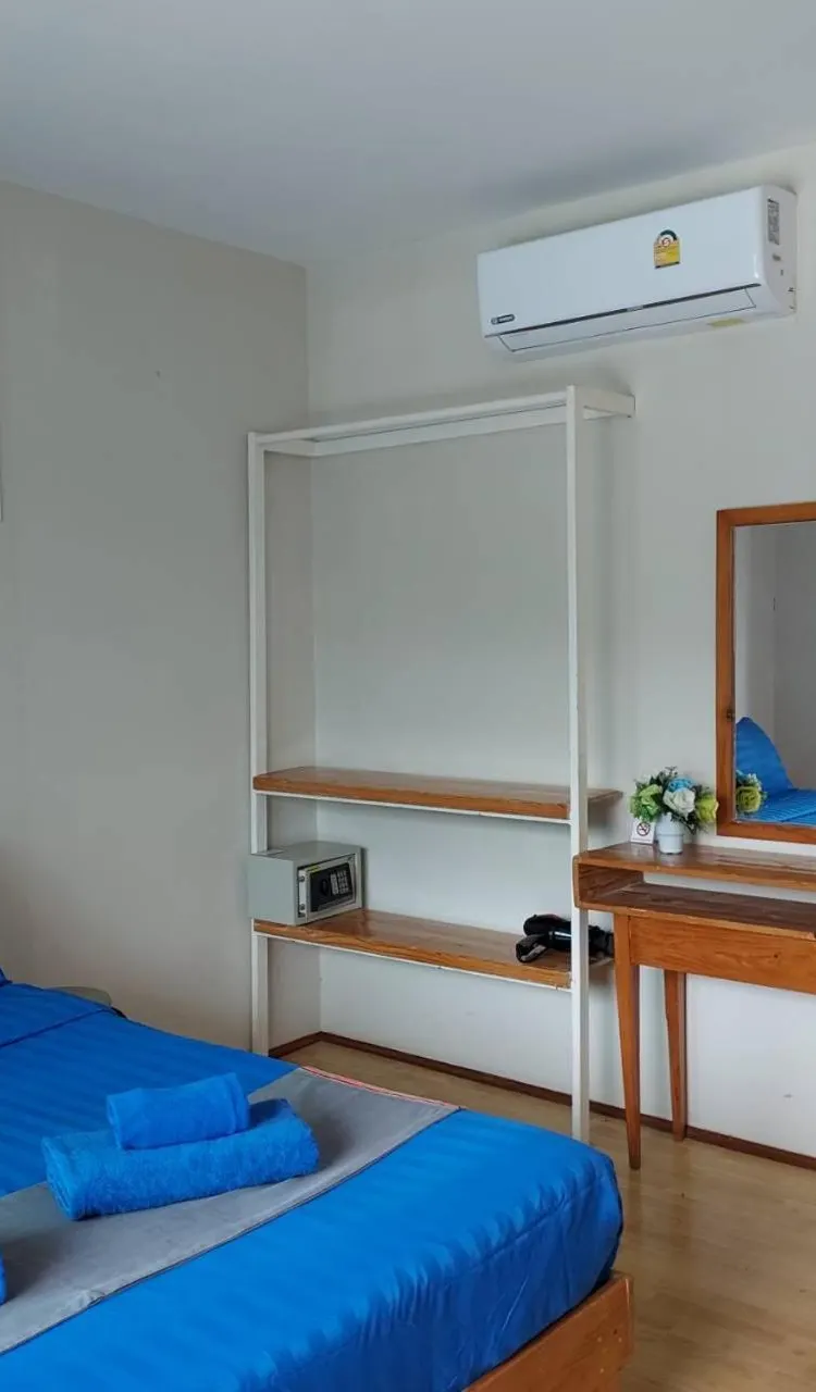 ห้องพักสำหรับสามท่านพร้อมระเบียง