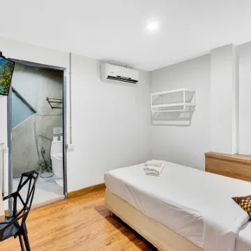 Chill Inn Bangkok Hotels near Noble Remix