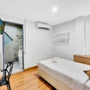 Chill Inn Bangkok Отели рядом с достопримечательностью «Станция надземного метро Ekkamai»