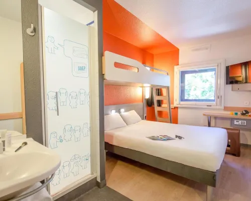 Ibis Budget Marseille Timone Hotels near La Capsule