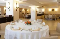 Hotel Tropis - Airport Shuttle