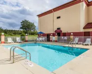 Comfort Inn & Suites Lincoln I-20 - piscina
