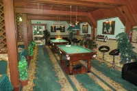 Esmerald Hotel - ที่มีสระว่ายน้ำ