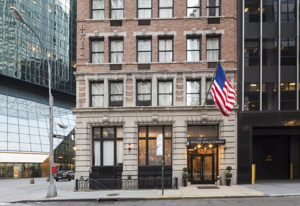 Eurostars Hotel Wall Street Over view