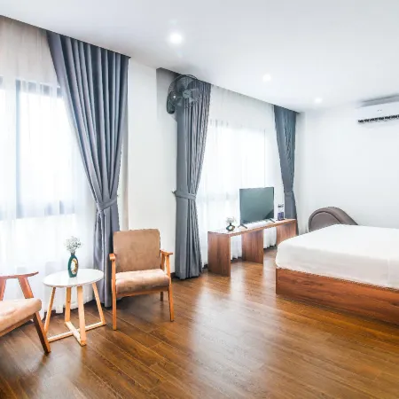 Grand Lee Hotel Отели рядом с достопримечательностью «Курортный отель Binh Quoi 2»