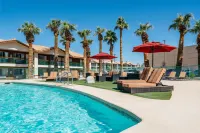 Virgin River Hotel and Casino - Rooftop Pools
