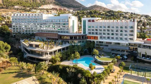 Higueron Hotel Malaga, Curio Collection by Hilton - románticos