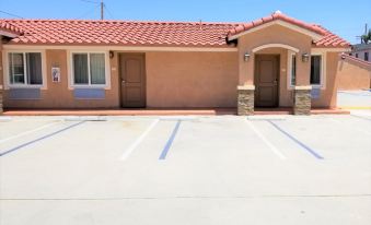 Diamond Bell Inn & Suites