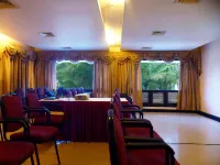 Hotel Highway Garden