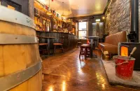 The Whisky Vaults - Quầy Bar