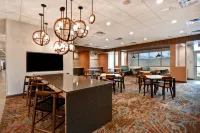 Fairfield Inn & Suites Milwaukee North Hotels in Brown Deer