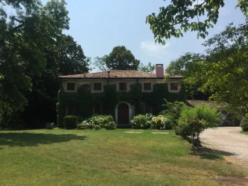 Agriturismo Corte San Girolamo فنادق في Curtatone