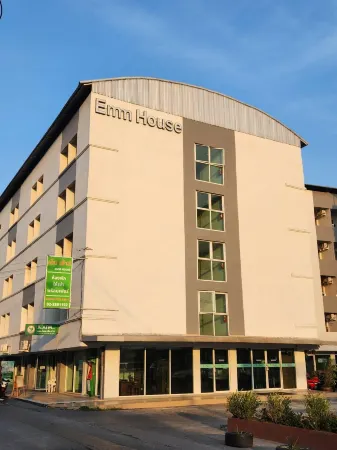 EMM House Отели рядом с достопримечательностью «Крокодиловая ферма Самутпракан»