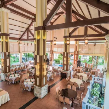 Saigon Condao Resort Отели рядом с достопримечательностью «Пляж Анхай»