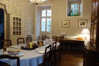 Chambres d'hôtes de Charme le Pradel Hotels in Monceaux-sur-Dordogne