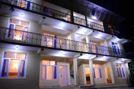 Ambika Bliss Отели рядом с достопримечательностью «Igloo stay sethan»