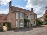 The Old House Guest House Hotels near Salisbury Station