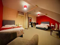 Station Hotel - parking