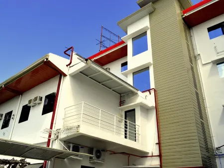 Big Daddy Hotel and Convention Center Отели рядом с Аэропорт Банкаси