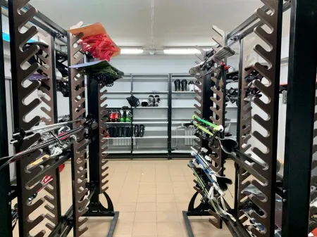 Юность Отели рядом с достопримечательностью «Памятник А.П. Чехову»