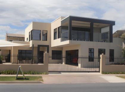 アトランティック ウエスト ビーチ アパートメンツ