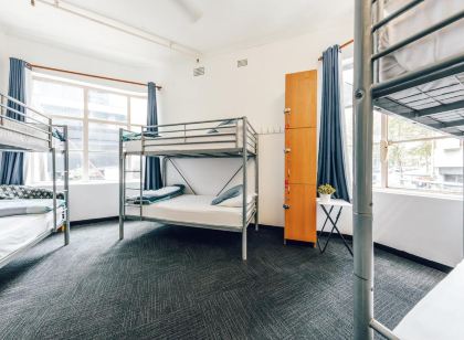 迷宮背包客旅館