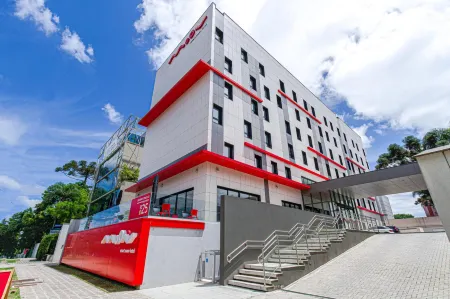 Hotel Moov Curitiba Отели в г. Куритиба