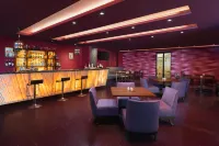 Vivanta Vijayawada, MG Road - bar