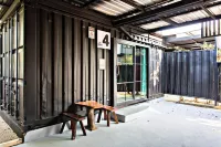 99/9 Box Resort