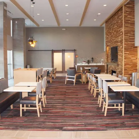 La Quinta Inn & Suites by Wyndham Perry