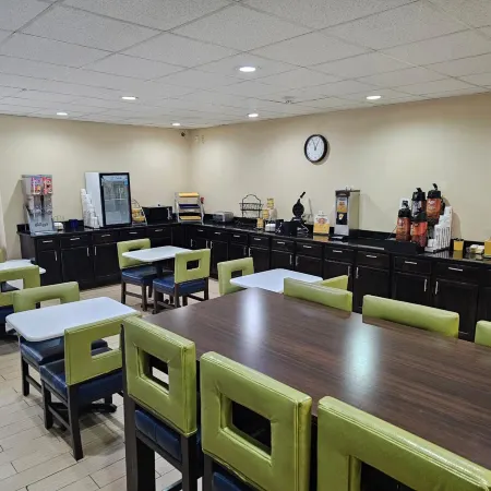 Days Inn by Wyndham Ashland
