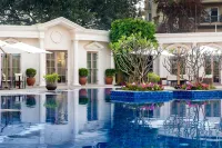 DLF Club 4 - Swimmingpools
