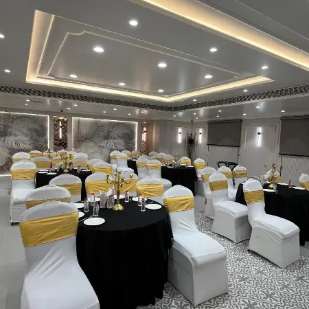Hotel Bravia Vaishali - by Satguru