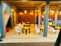 Central Beach Inn - breakfast