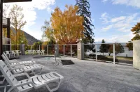 Lakeside Lodge and Suites - Pet-friendly