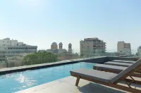 อาลินีอา ดิโอโน ศูนย์ประวัติศาสตร์ - สระว่ายน้ำบนดาดฟ้า