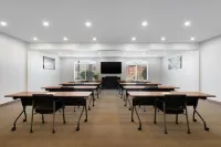 Holiday Inn Bloomington W MSP Airport Area