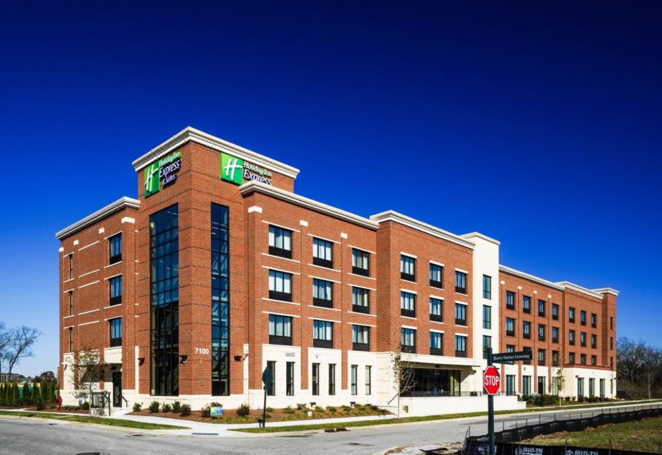 Holiday Inn Fsk Holiday Inn Express & Suites FRANKLIN - BERRY FARMS by IHG - ราคาพิเศษ ...