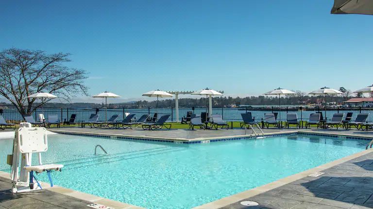 Doubletree by Hilton Hot Springs photo 4