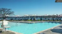 Doubletree by Hilton Hot Springs - Pools