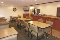 La Quinta Inn by Wyndham Omaha Southwest Hotels in Ralston