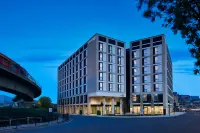 Courtyard London City Airport Hotels in London