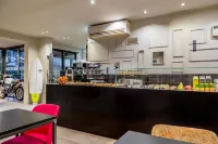 Up Hotel - Breakfast