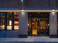 Latroupe Jacobs Inn โรงแรมใกล้3อารีน่า