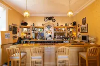 The Hill Hotel - bar