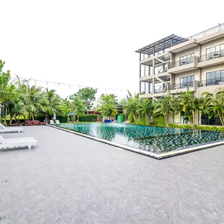 Baan Phing Phu Praew Cha-Am