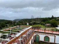 El Mesón de Despeñaperros - Dağ Manzaralı