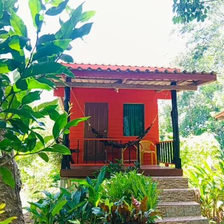 Lanta Maikeaw Bungalow Отели рядом с достопримечательностью «Lanta Klong Nin Beach»