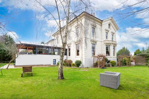 Beaumont House Hotels in Cheltenham