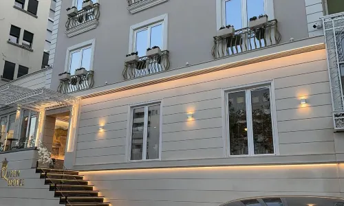 Hotel Queen